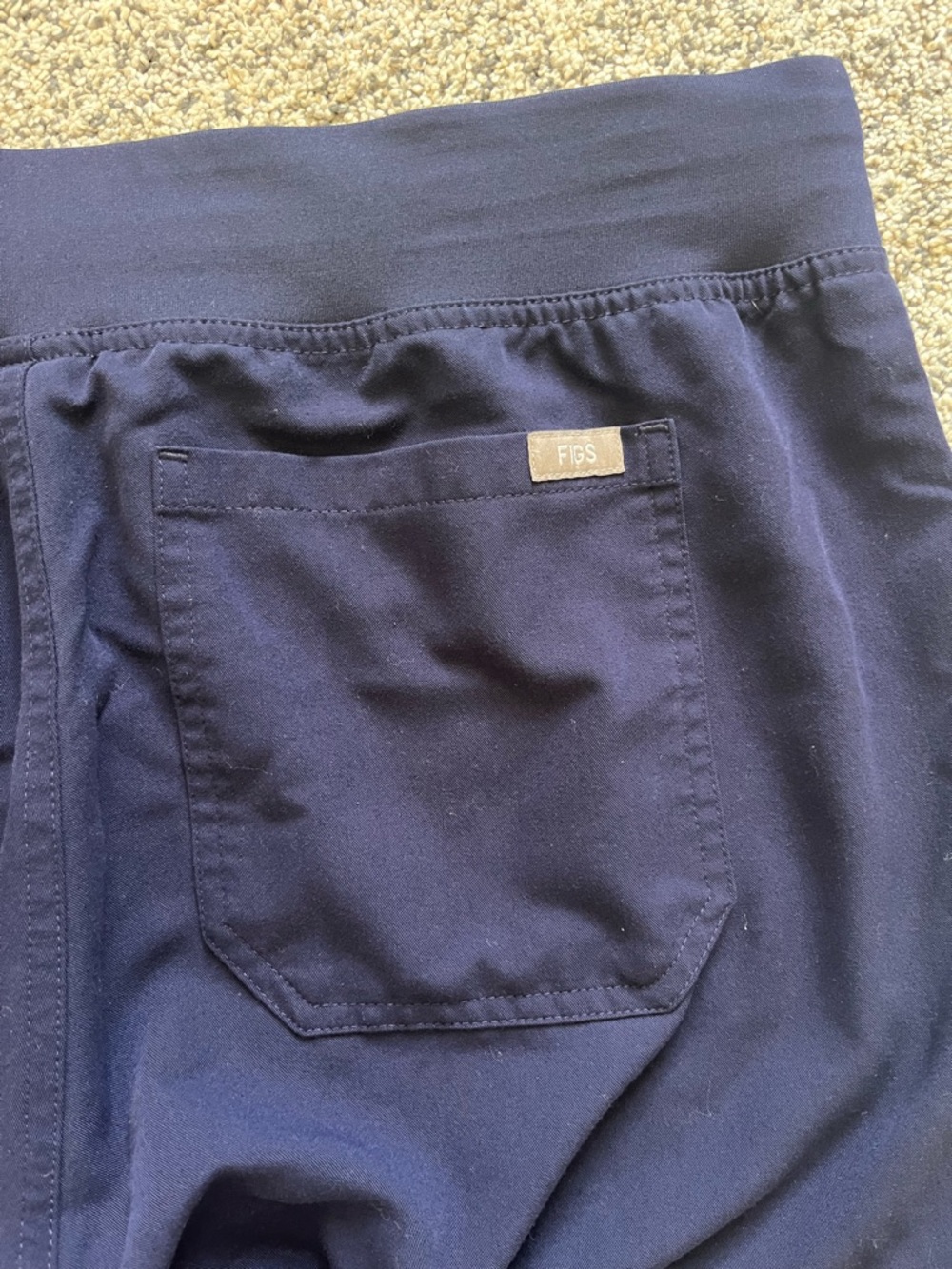 FIGS Scrubs Women’s Casma Top Size Large Livingston Pants Size Large Petite Navy - Picture 11 of 16